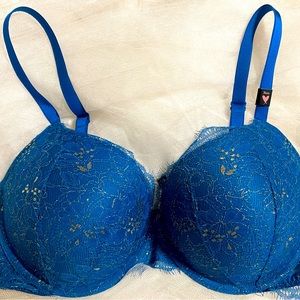 Victoria’s Secret Dream Angel’s Holiday PushUp bra size 36DD NWOT